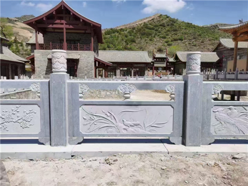 石欄桿